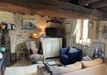 Location vacances Ygrande - Maison en pierre rénovée avec étang, pêche, jardin et Bbq, proche Forêt de Tronçais - Fr-1-489-293-4