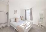 Location vacances Windsor - Cosy Cottage: Your Central Windsor Retreat-2
