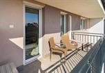 Location vacances Göd - Central - Sunny - Spacious - Balcony-3