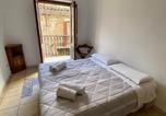 Location vacances  Ville métropolitaine de Palerme - Quiet and comfortable apartment in Palermo city centre-3