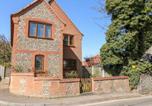 Location vacances Mundesley - Flintstone Cottage-1