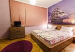 Location vacances Bourgas - Sea Garden Plaza Apartment - Free Parking-2