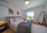 Location vacances Blanes - Villa Garden con Piscina Frente al Mar y Aire Acondicionado-2
