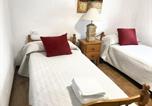 Location vacances Jubrique - Spacious House in Benalauría with Fireplace-4