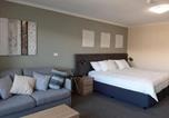 Location vacances Magenta - The Entrance Waterfront Apartment 416-3