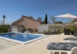 Location vacances Kanfanar - Stunning Home In Fradelani With Wifi-2