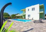 Location vacances Vrsi - Amazing Home In Vrsi With Heated Swimming Pool-1