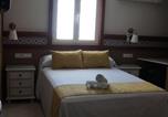 Location vacances  Cadix - Hostal La Conileña-1