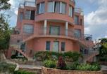 Location vacances Aladja - Sunray Guest House, Private Rooms & Apartment with Lovely Sea View-1