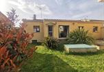 Location vacances Saint-Victor-de-Malcap - Maison Ensoleillée Au Calme-1