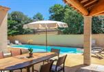 Location vacances Pernes-les-Fontaines - Beautiful Home In Saint Didier-2