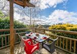Location vacances Taupo - Treetop Hideaway - Taupo Holiday Home-1