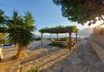 Location vacances Pythagoreio - Beautiful house located on a hill, with a spectacular sea view-1