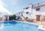 Location vacances Iznájar - 8 Bedroom Lovely Home In Iznájar-1