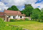 Location vacances  Yonne - La Maison et son jardin sur le Canal de Bourgogne-1