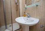 Location vacances Uppingham - The Old Plough, mix of 1 bed and 3 bed units, rustic charm, super king bed or twins, en-suite, secure parking-4