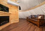 Location vacances Sevierville - Cub House Teepee, Free Tickets, No catch!-3
