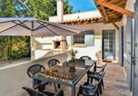 Location vacances Remoulins - Cozy Home In Fournès With Wifi-2