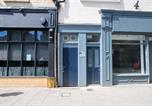 Location vacances Lincoln - Suite 1 - Class Apartment With King Sized Bed-2
