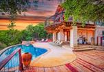 Location vacances Johnson City - Hill Country Retreat Hot Tub, Weddings, Sleeps 14-1