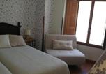 Location vacances  Palence - Hostal El Resbalon-1