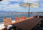 Location vacances Nin - Apartment in Nin with sea view, terrace, air conditioning, Wi-Fi (4868-4)-1