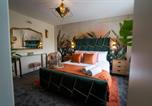 Location vacances  Gare de Walsall - Luxury 5br House with Hot Tub & Ev Sleeps 11-1