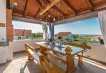 Location vacances Škabrnja - Pet Friendly Home In Tinj With Jacuzzi-4
