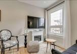 Hôtel Toronto - Casa Queen - Unique 2br Suite in Leslieville-4