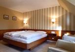 Hôtel Geisingen - Hotel Waldblick Bsr Garten mit Pavillons im Schwarzwald, ideal für Paare, Familien, Hunde-3
