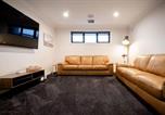 Location vacances Windmill Hill - Modern Home for Large Groups or Families-4