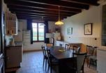 Location vacances Vendat - Traditional holiday home with garden-3