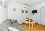 Location vacances Poreč - Holiday Home 4928-11 for 4 Pers in Porec-1