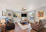 Location vacances Chehalis - Spacious Retreat with Hot Tub Patio & King Bed-1
