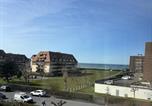 Location vacances Blonville-sur-Mer - Appartement 2 Pièces avec Loggia Vue Mer et Parking, Près de la Plage - Fr-1-712-38-2