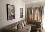 Location vacances Kempton Park - Inviting 3-Bed Apartment in Edenvale-1