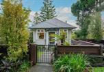 Location vacances  Nouvelle-Zélande - Birdsong Retreat - Titirangi Holiday Home-1