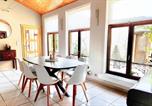 Location vacances Zutendaal - 8p 4b Authentic house with playroom and infrared sauna-3
