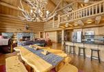 Location vacances Estes Park - Mounticello Log Cabin - Relaxing Front Patio & Outdoor Firepit-1