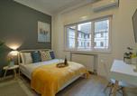 Location vacances Bucarest - Modern 2-Br Flat near Cismigiu & Universitate - Balcony & Kitchen-1