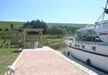 Hôtel Carmarthen - The Rose yacht on private lake-3