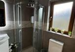 Location vacances Killarney - Studio Sleeps 2 -Private Hot Tub -Enclosed Garden-4