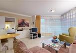 Location vacances Binz - Fewo direkt am Strand , mit Balkon und seitlichem Meerblick, Haus Strelasund, Binz-1