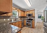 Location vacances Huntsville - The Pines I Sleeps 12 I Private Pool I Patio & Bbq-2