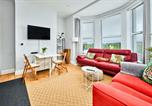 Location vacances Coleraine - Victorian Apartment Steps to Beach - West Beach 3-1