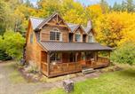 Location vacances Chehalis - Custom Crafted Forest Retreat with Pond on 5 Acres-1