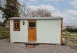 Location vacances Paysage industriel de Blaenavon - Rabbit Hill Hut-2