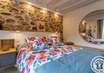 Hôtel Briollay - Chambre d'hôtes avec piscine et petit-déjeuner proche d'Angers - Fr-1-622-84-1