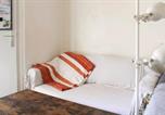 Location vacances  Hauts-de-Seine - Studio lumineux avec balcon Porte de Versailles-3