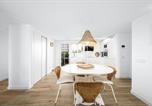 Location vacances  Alicante - Beachfront Bliss apt, with heated pool, by Oyoostays-3